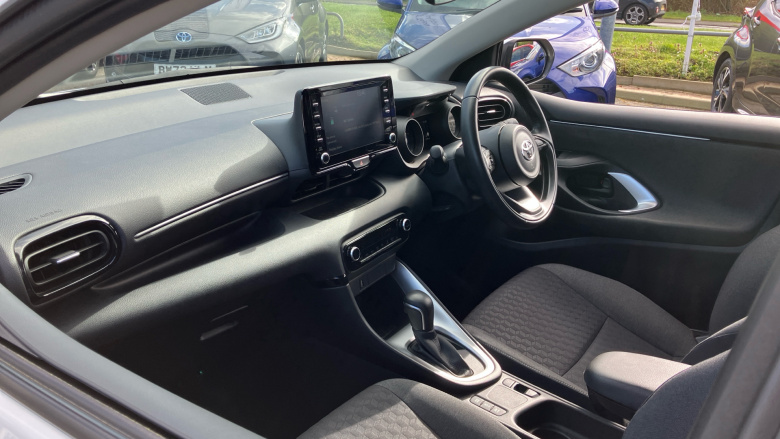 Toyota Yaris 1.5 Hybrid Design 5dr CVT Hybrid Hatchback